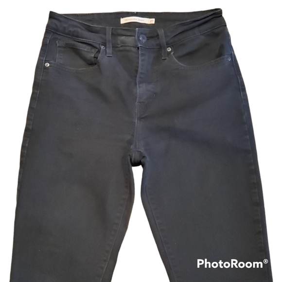 Levi's 721 High Rise Skinny Black Jeans - Picture 3 of 7